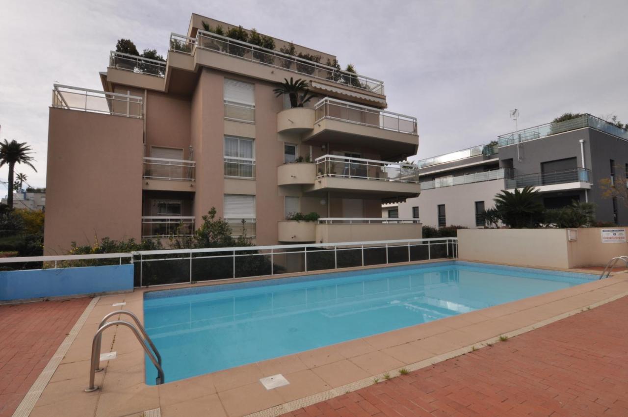 Gorgeous One-Bedroom Apartment With Terrace And Sea View -Stayinantibes- Bijou Plage Екстер'єр фото