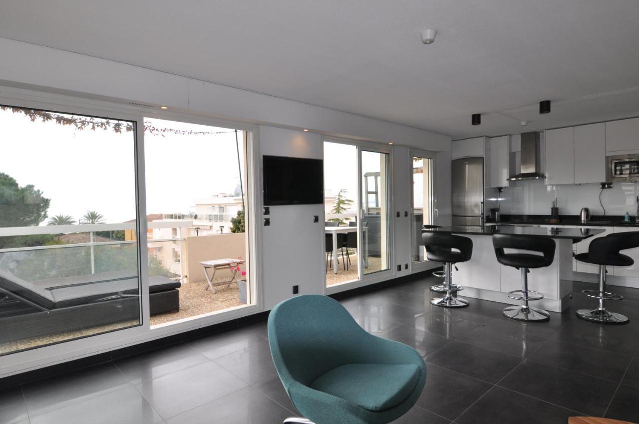 Gorgeous One-Bedroom Apartment With Terrace And Sea View -Stayinantibes- Bijou Plage Екстер'єр фото