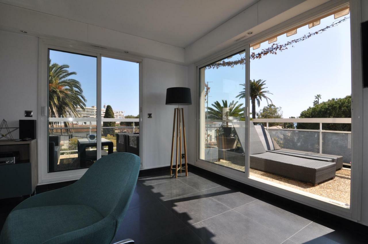 Gorgeous One-Bedroom Apartment With Terrace And Sea View -Stayinantibes- Bijou Plage Екстер'єр фото